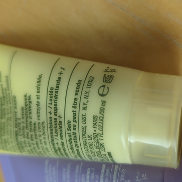 Clinique Mini Travel Size Skin Care Trio Brand New Never Used 30ml Each - Picture 10 of 12